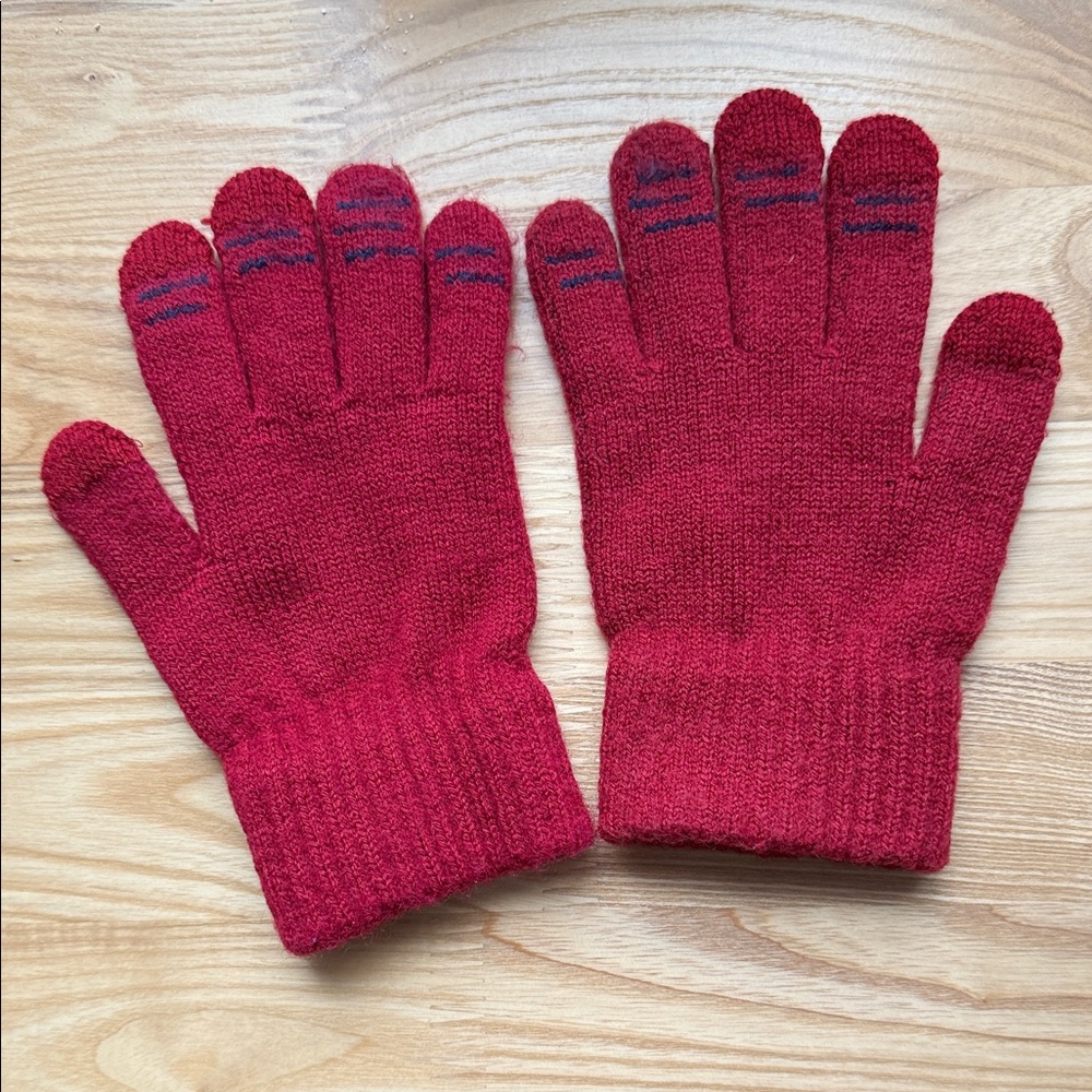 Red Knit Gloves